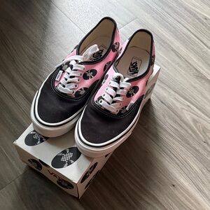 Vans Authentic LX
Wacko Maria Pink Records Size 8.5 Women 7 Men